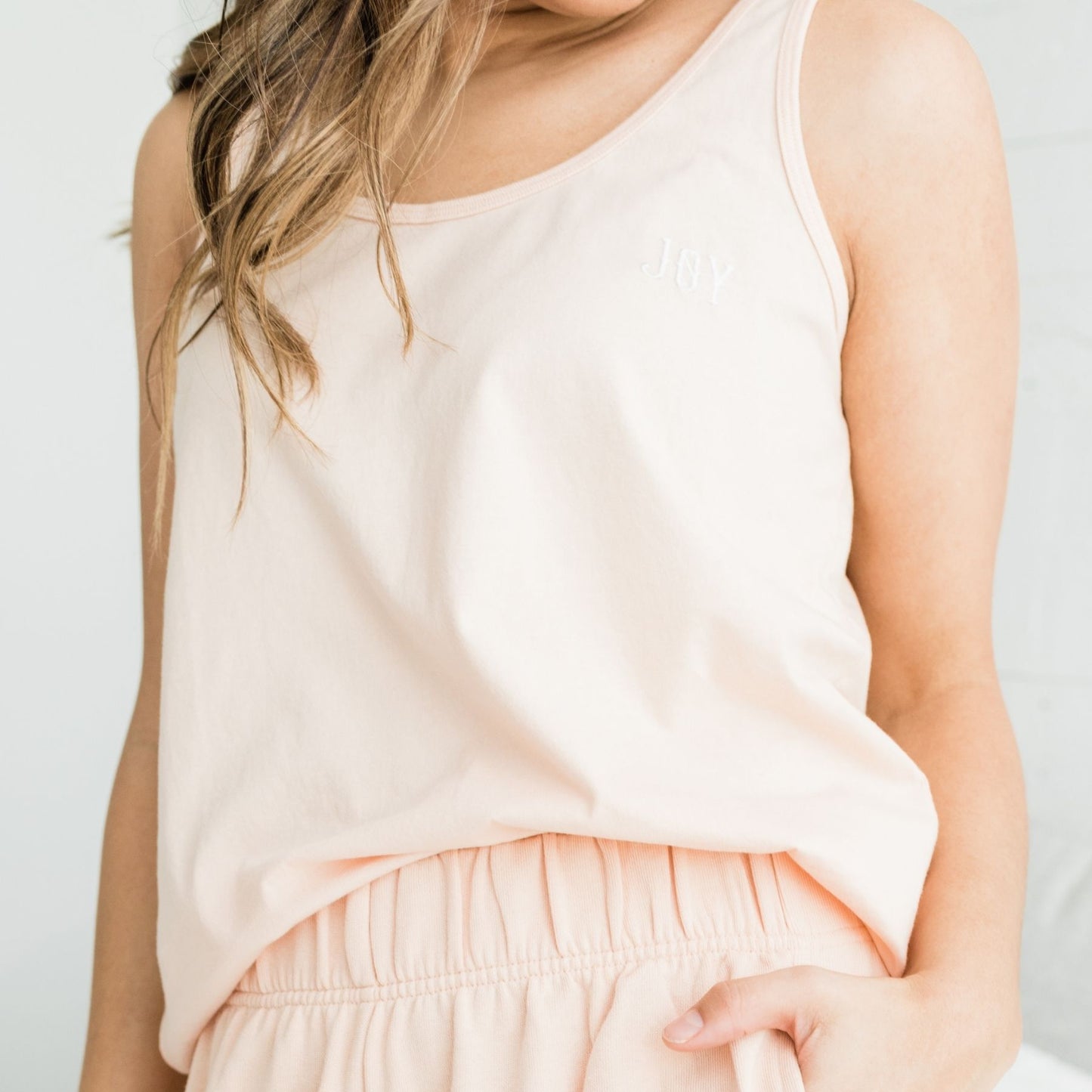 Nikki "Joy" Boxy Scoop Tank | Apricot