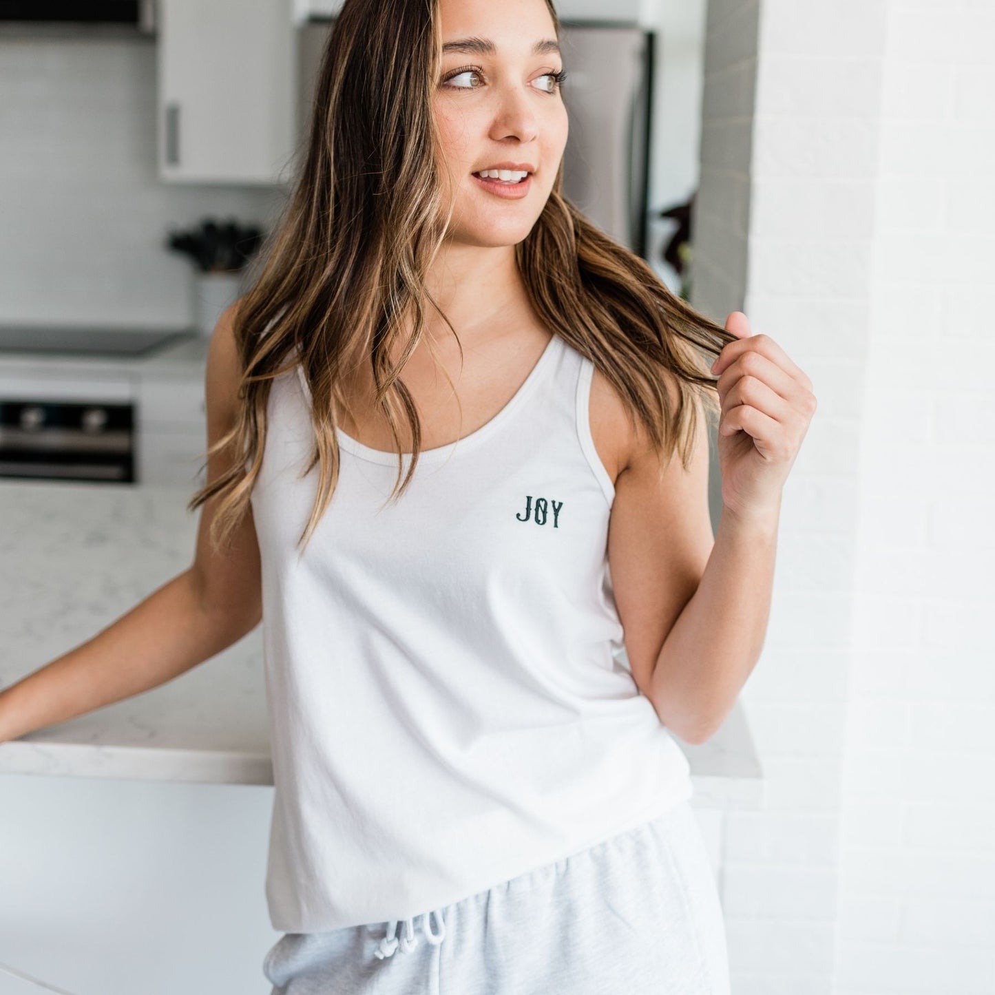 Nikki "Joy" Boxy Scoop Tank | White