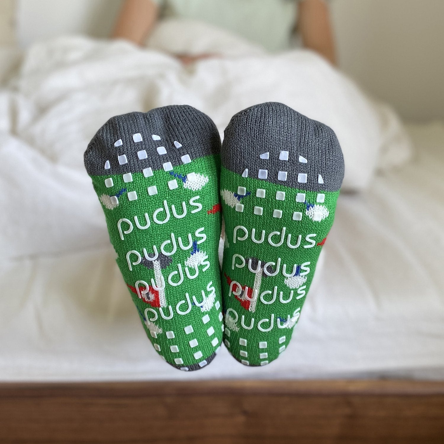 Pudus Cozy Winter Slipper Socks for Women and Men with Non-Slip Grippers and Faux Fur Sherpa Fleece - Adult Regular Fuzzy Socks Golf Green - Classic Slipper Sock